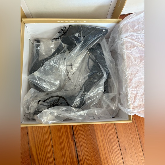 Michael Kors Suede Black Lisa Pump - Picture 6 of 8